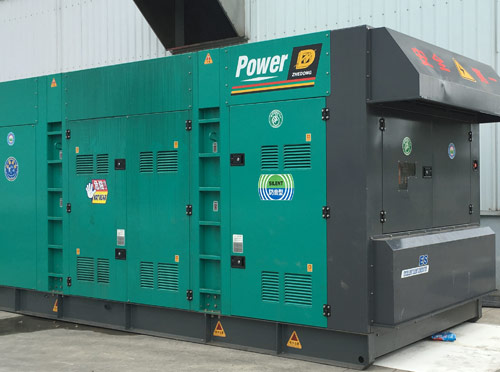 祁门升级发电机组的过程中需要注意哪些安全事项？